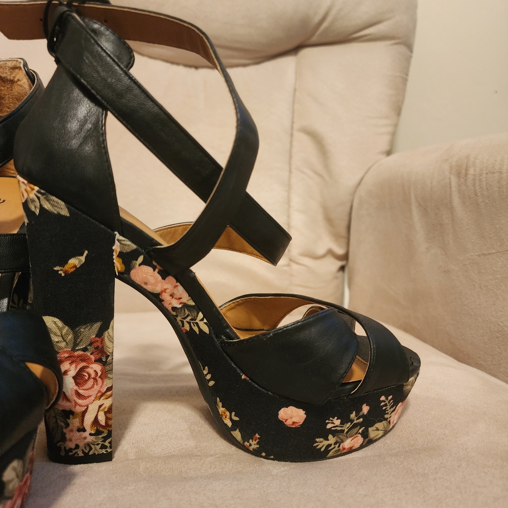 Qupid Black Floral Platform Heels